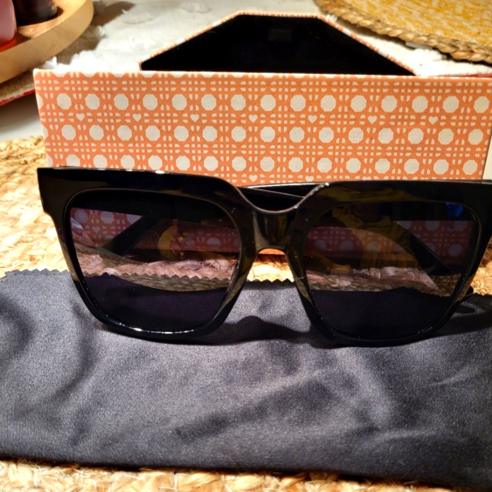 Shady lady Vanessa sun glasses 🕶